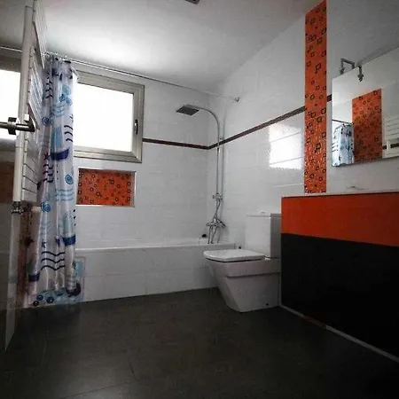 Moderna Casa Con Piscina Girona