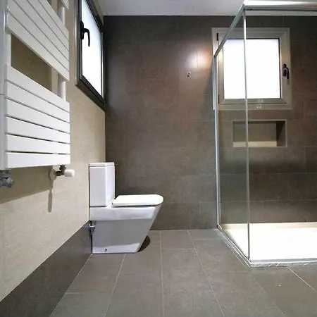 Moderna Casa Con Piscina Girona