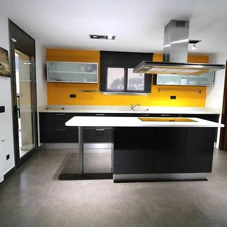 Moderna Casa Con Piscina *